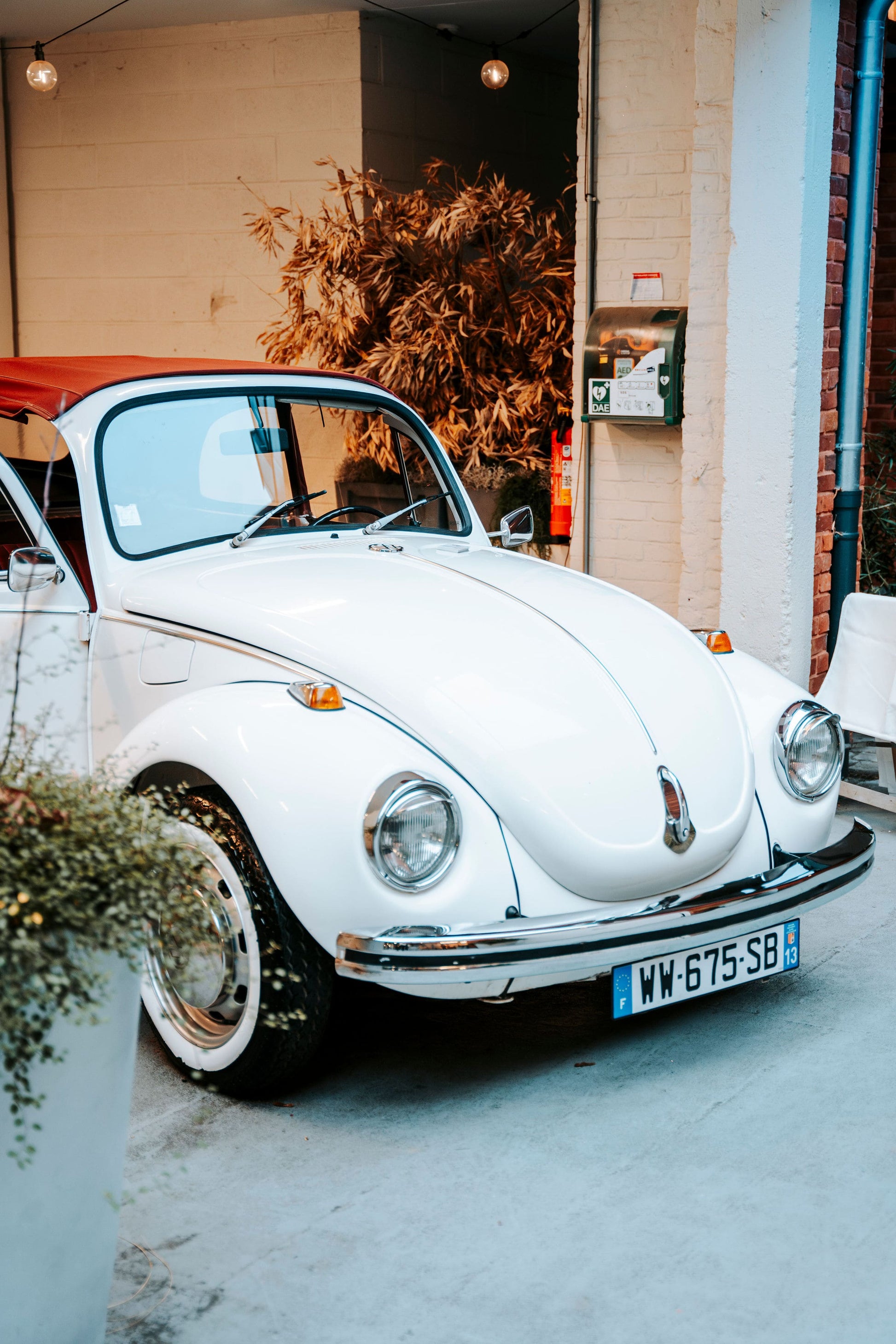 Voiture ancienne blanche cérémonie Arras